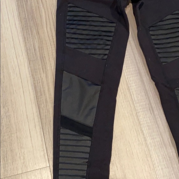 Alo leggings - Picture 2 of 3